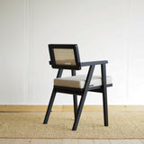 Čierna dubová jedálenská stolička s čalúneným sedákom Wien.