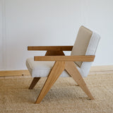 Oak upholstered chair Kargan. 