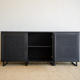 Čierna dubová komoda s ratanom Donau.