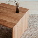 Dubový konferenčný stolík Kubus.