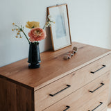 Dubová komoda Hoch.