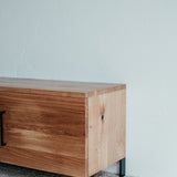 Dubová komoda Hoch.