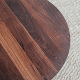 Kruhový orechový konferenčný stolík Ritual.