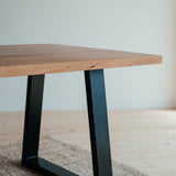 Dubový jedálenský stôl Formig Metall.